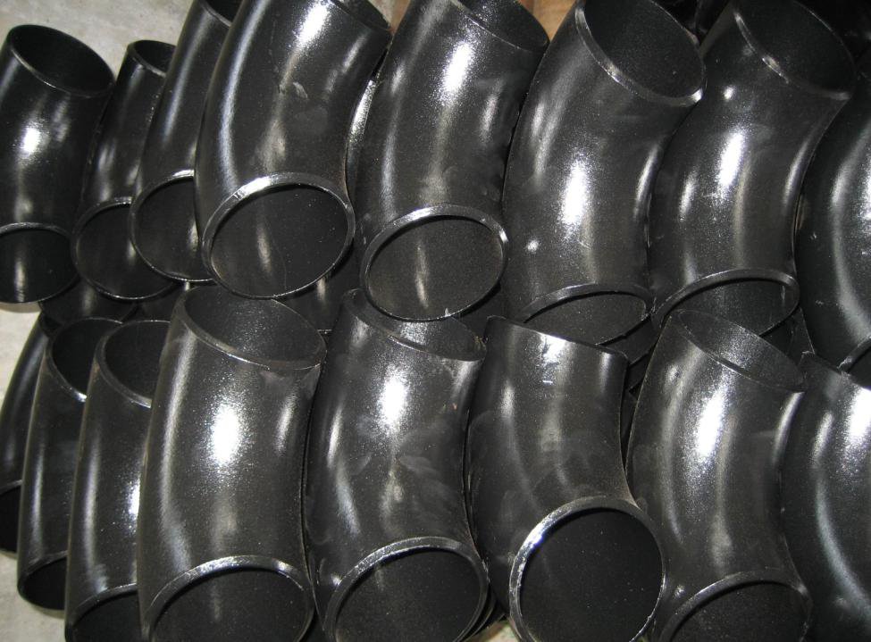 滄州彎頭法蘭與排水系統(tǒng)應(yīng)用 碳鋼與高壓彎頭的專業(yè)解析