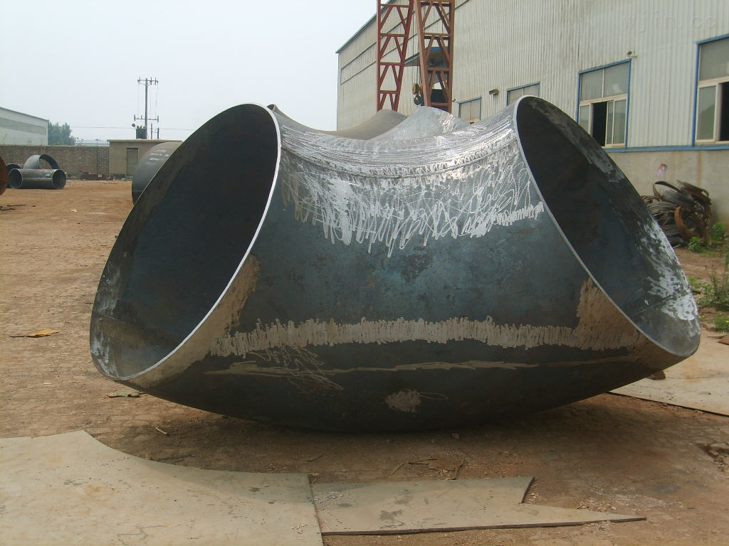 專業(yè)生產(chǎn)蝦米腰彎頭、大型對焊彎頭、焊接彎頭在排水系統(tǒng)中的應(yīng)用與優(yōu)勢